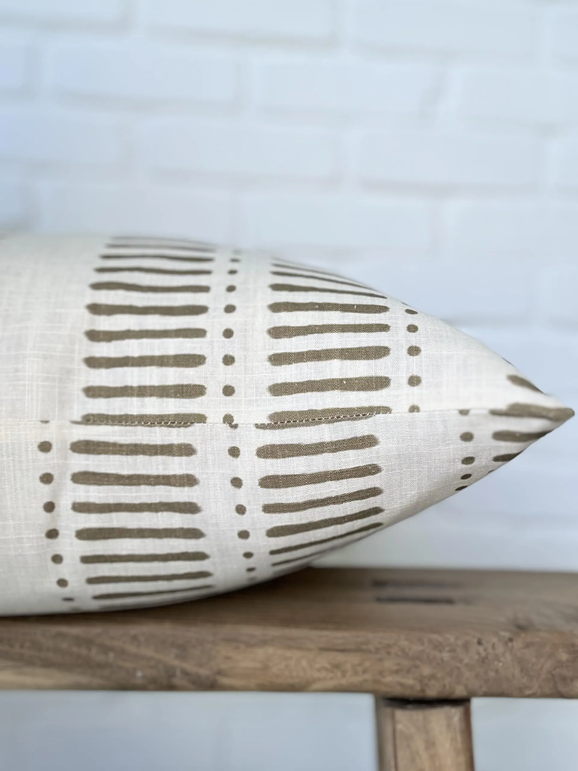 Pillow Cover 100% Linen 20 x 20 inches Double Sided Block Print with Zipper for Easy Removal Home Decor Shabby Chic Farmhouse Neutral Decorative Sofa Couch Accent (Plaid White Grey)