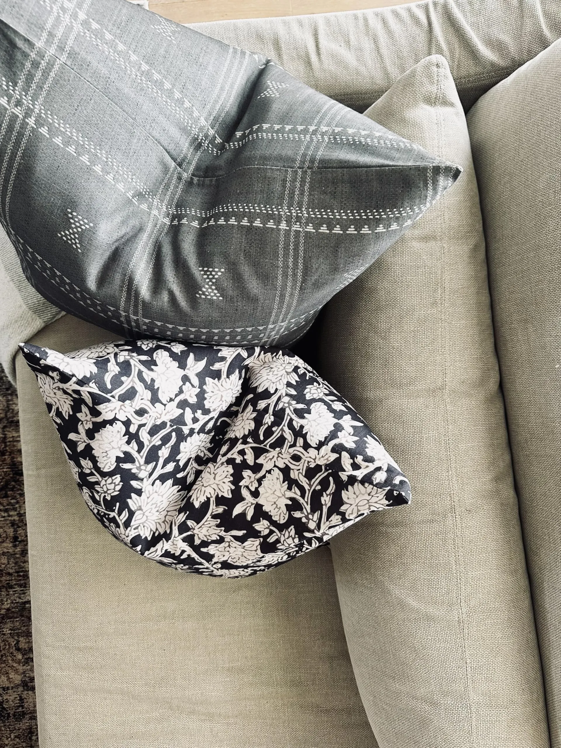 Pillow Cover 100% Linen 20 x 20 inches Double Sided Block Print with Zipper for Easy Removal Home Decor Shabby Chic Farmhouse Neutral Decorative Sofa Couch Accent (Plaid White Grey)