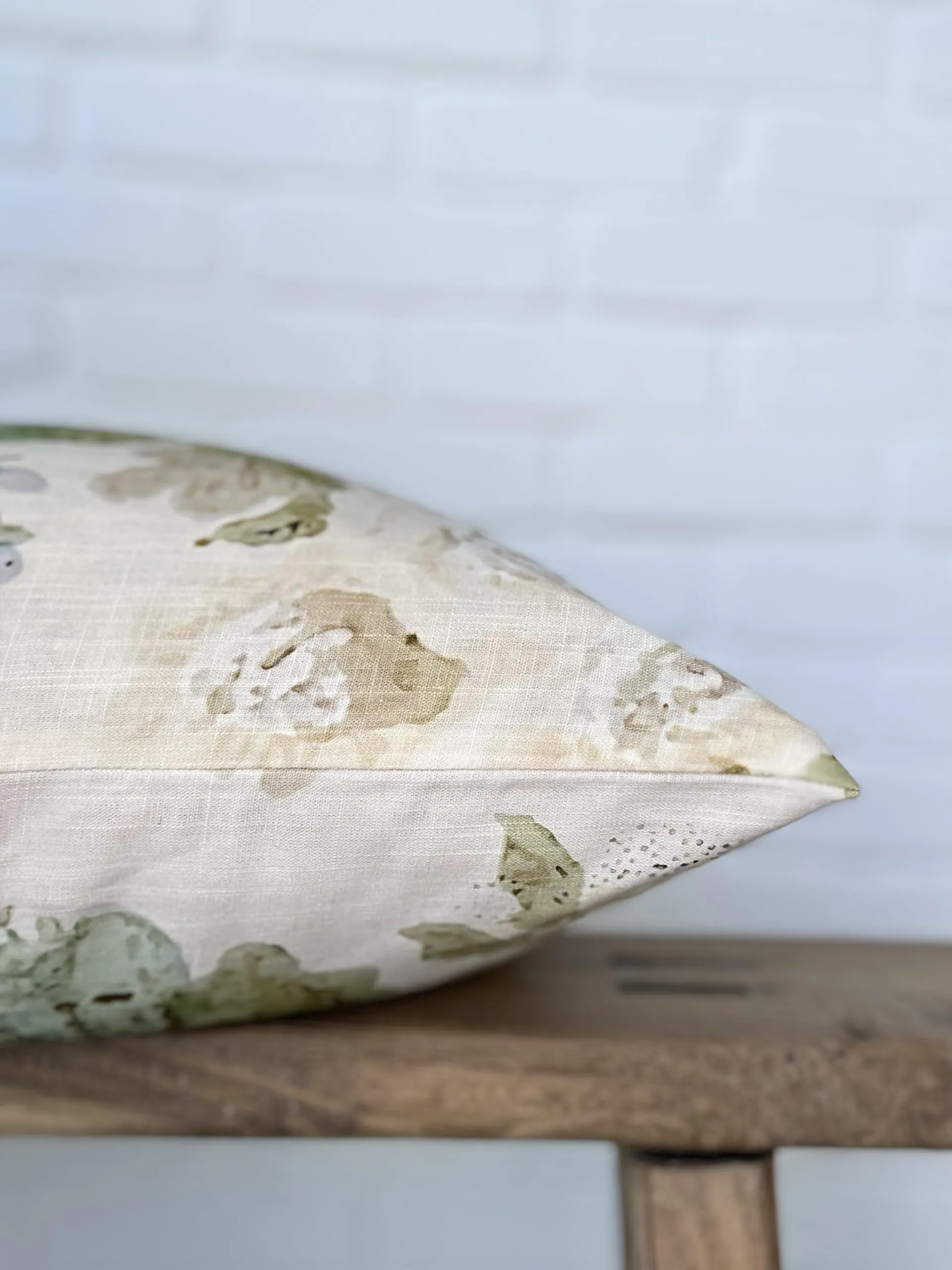 Pillow Cover 100% Linen 20 x 20 inches Double Sided Block Print with Zipper for Easy Removal Home Decor Shabby Chic Farmhouse Neutral Decorative Sofa Couch Accent (Plaid White Grey)