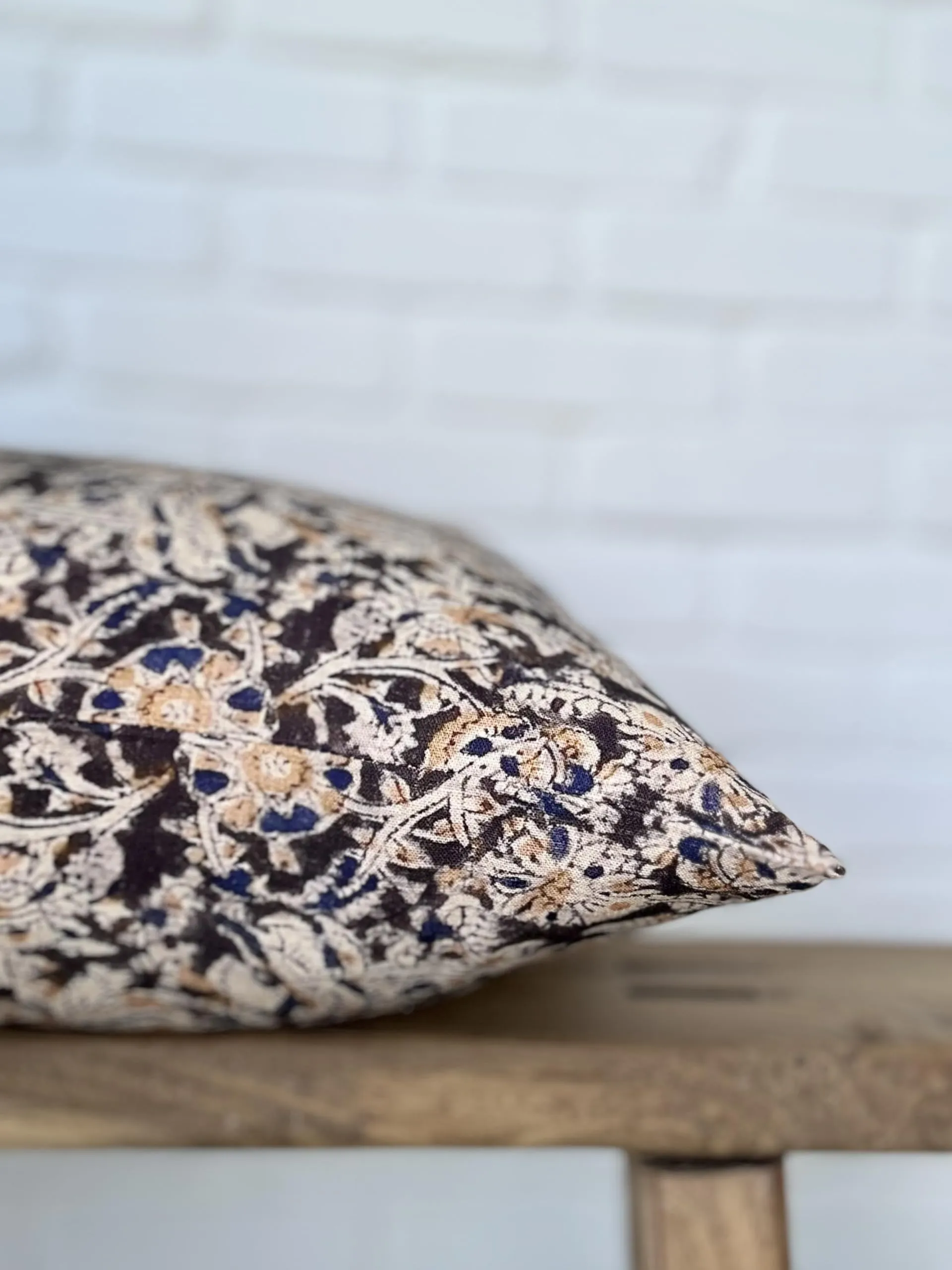 Pillow Cover 100% Linen 20 x 20 inches Double Sided Block Print with Zipper for Easy Removal Home Decor Shabby Chic Farmhouse Neutral Decorative Sofa Couch Accent (Plaid White Grey)
